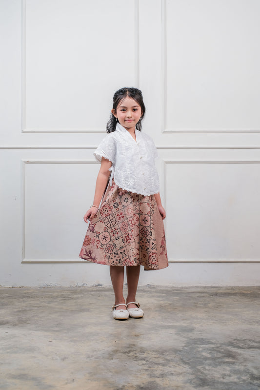 Laras Vest Embroidery + Rok Batik Set