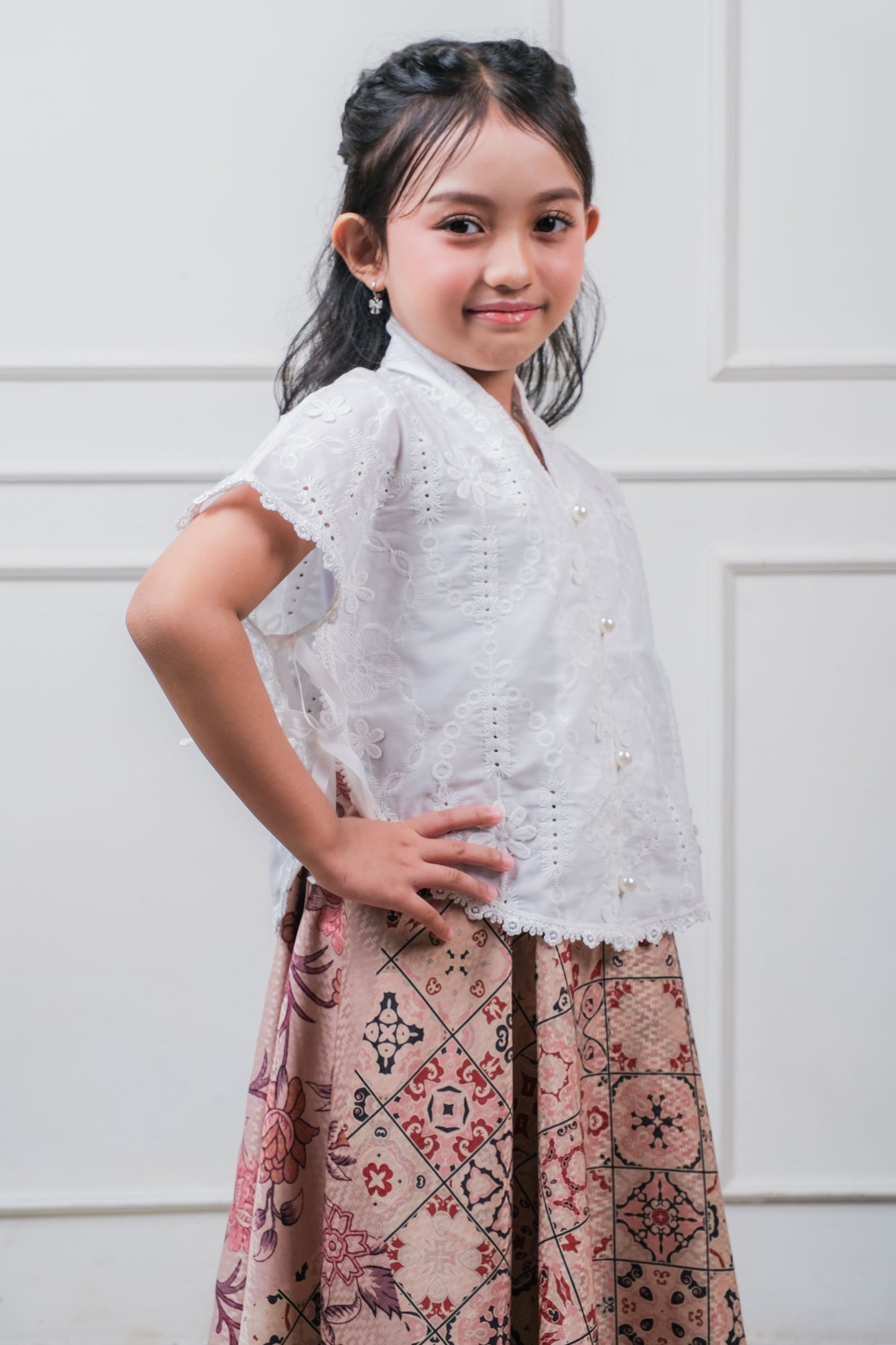 Laras Vest Embroidery