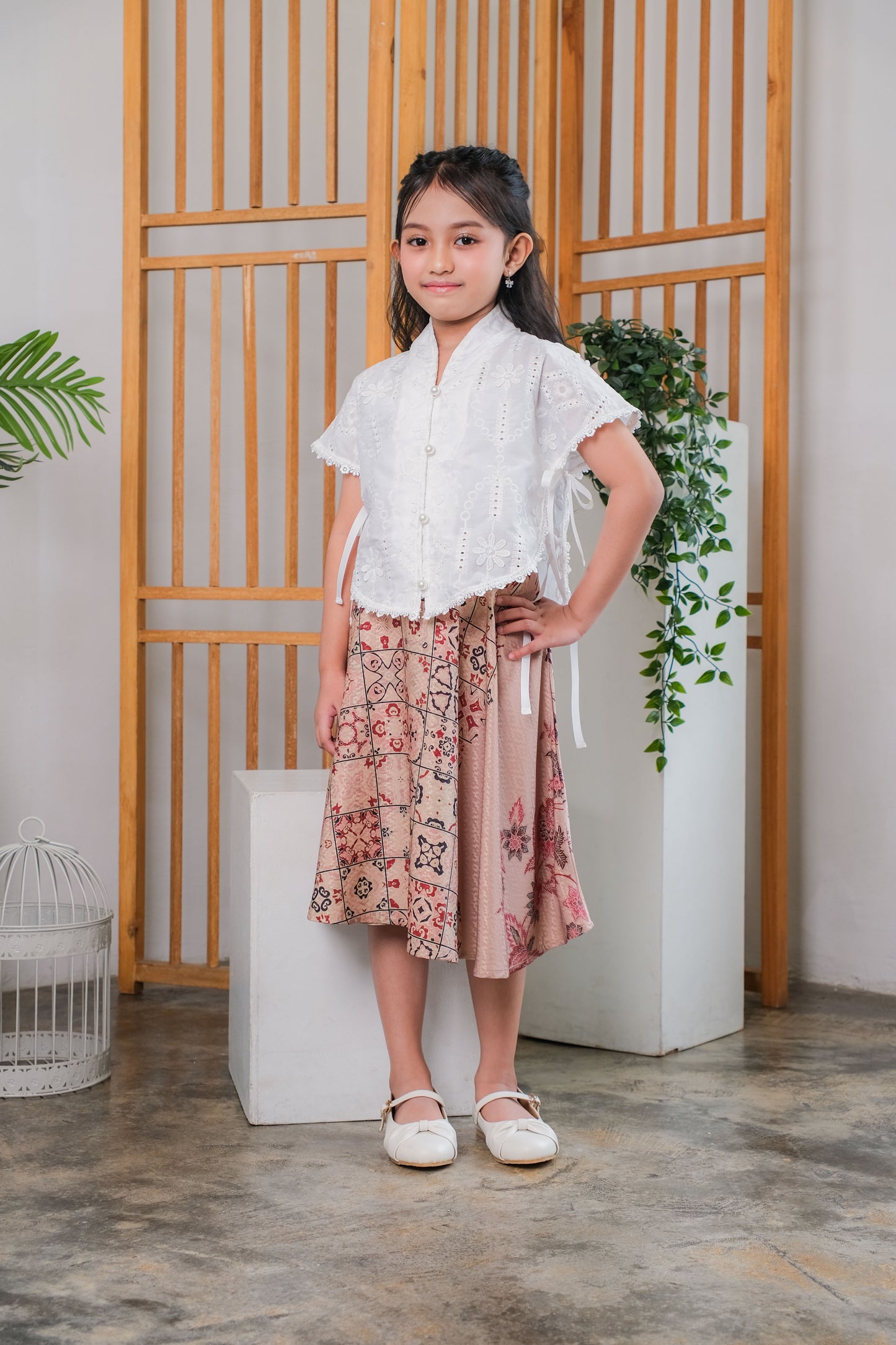 Laras Vest Embroidery